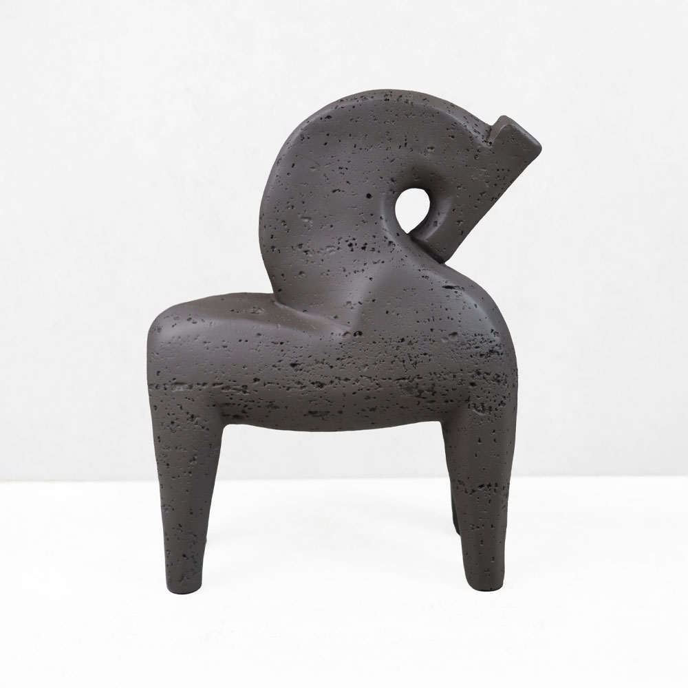 ARCHON I ΔΙΑΚΟΣΜΗΤΙΚΟ ΑΛΟΓΟ 17x8x22cm RESIN ΚΑΦΕ ΣΚΟΥΡΟ